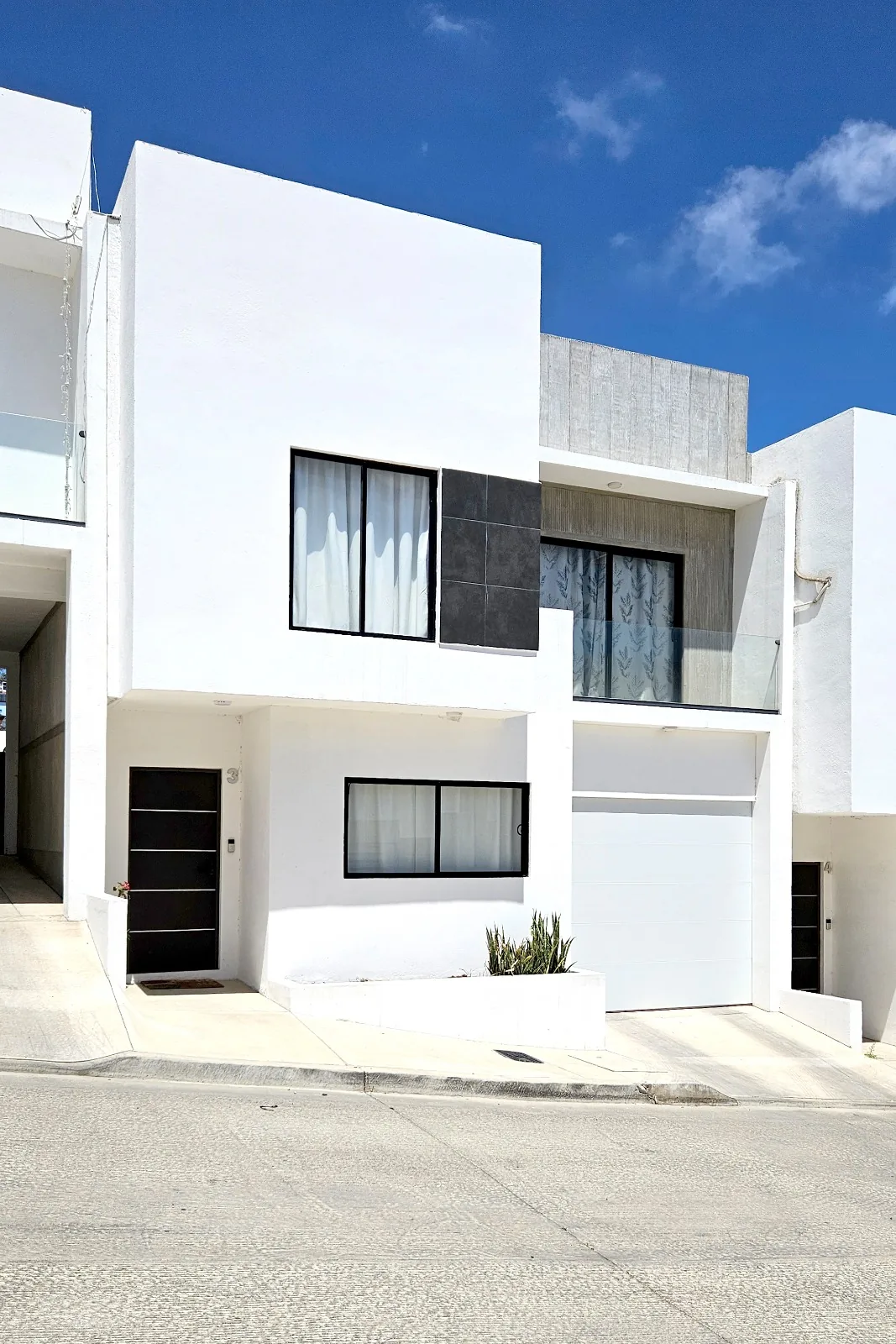 Casas en venta, Santa Fe Tijuana — BE