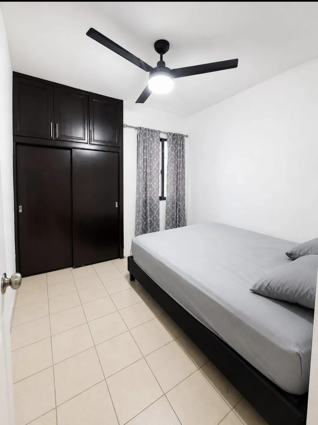 ️CASA EN VENTA – Privada Frente al Parque